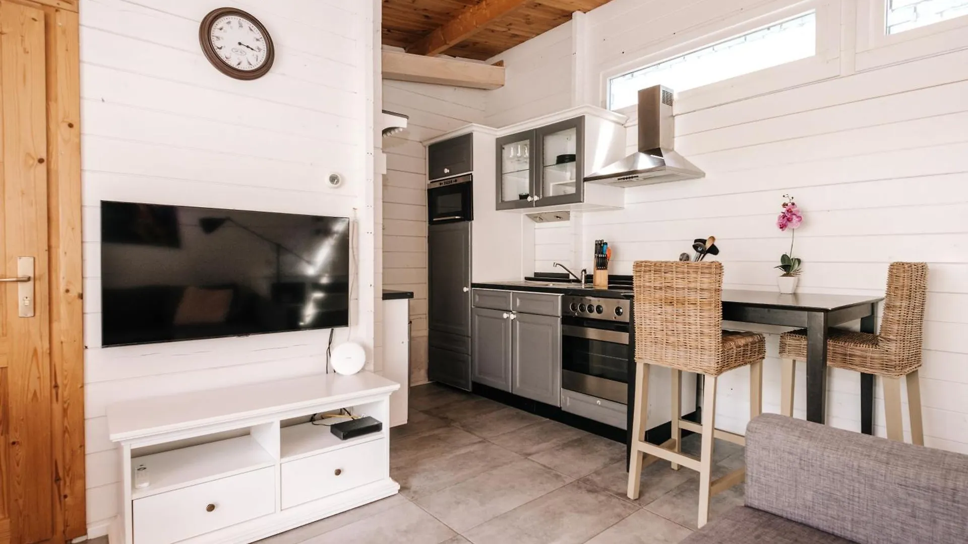 Rosa'S Cottage, Garden And Free Parking Zandvoort Netherlands