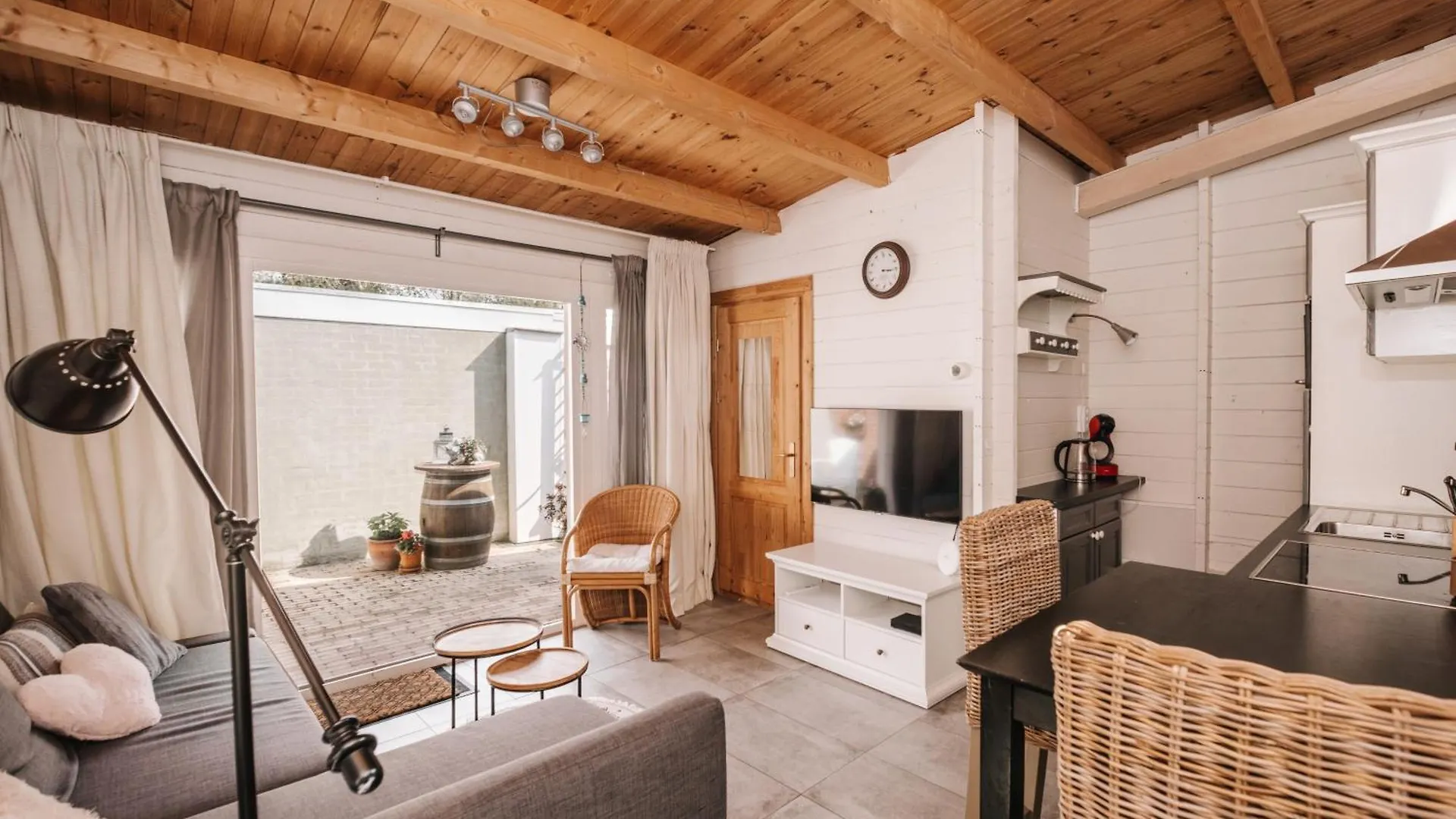 Apartment Rosa'S Cottage, Garden And Free Parking Zandvoort